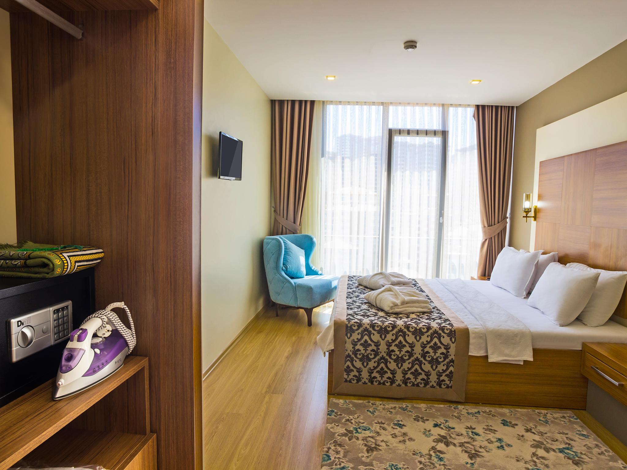อเลชา สวีท Hotel ทรับซอน ภายนอก รูปภาพ