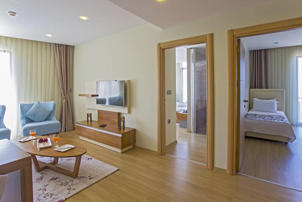 อเลชา สวีท Hotel ทรับซอน ภายนอก รูปภาพ