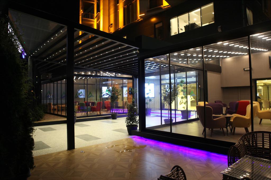 อเลชา สวีท Hotel ทรับซอน ภายนอก รูปภาพ